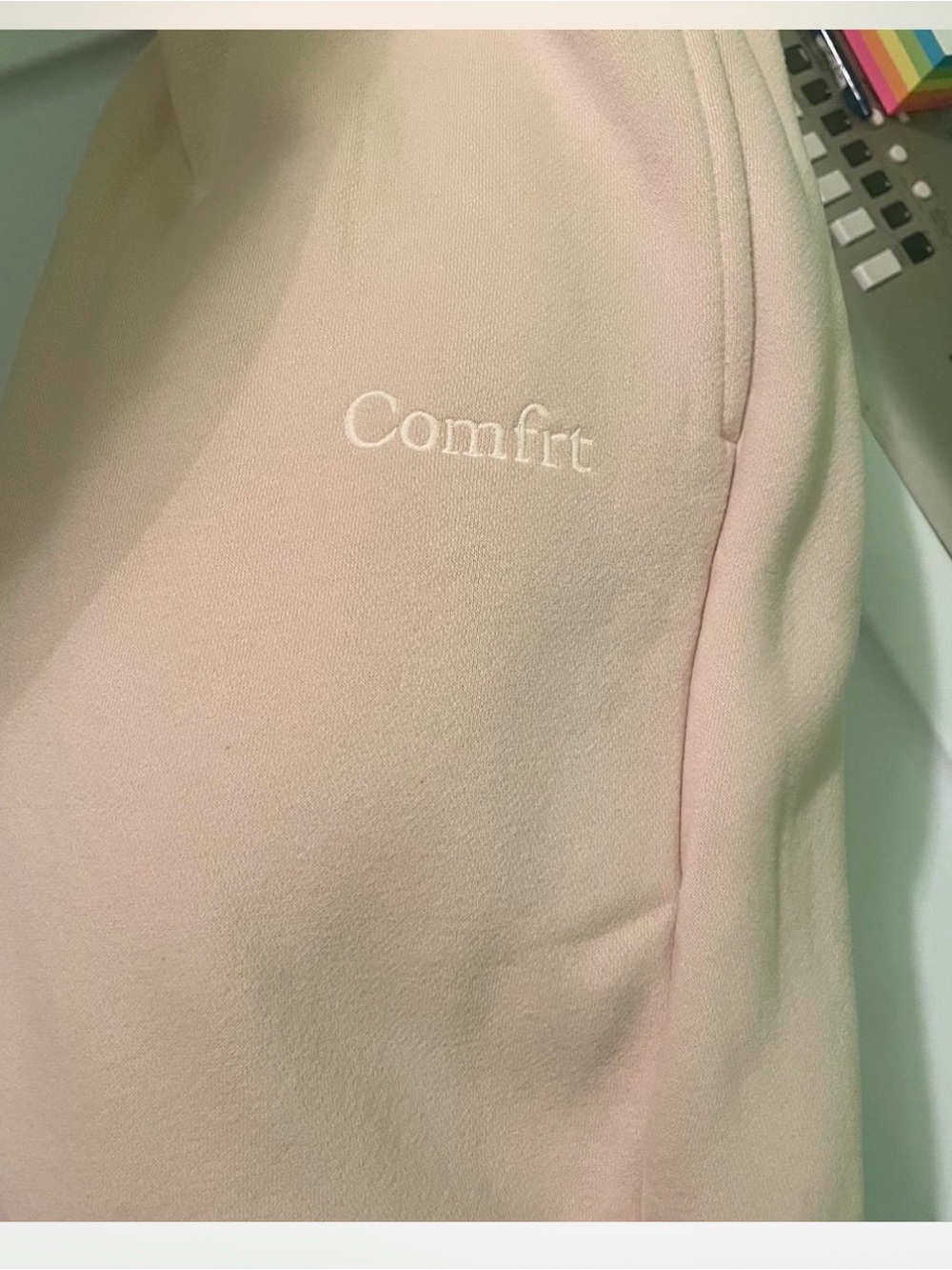 COMFRT - Picture 1 of 3